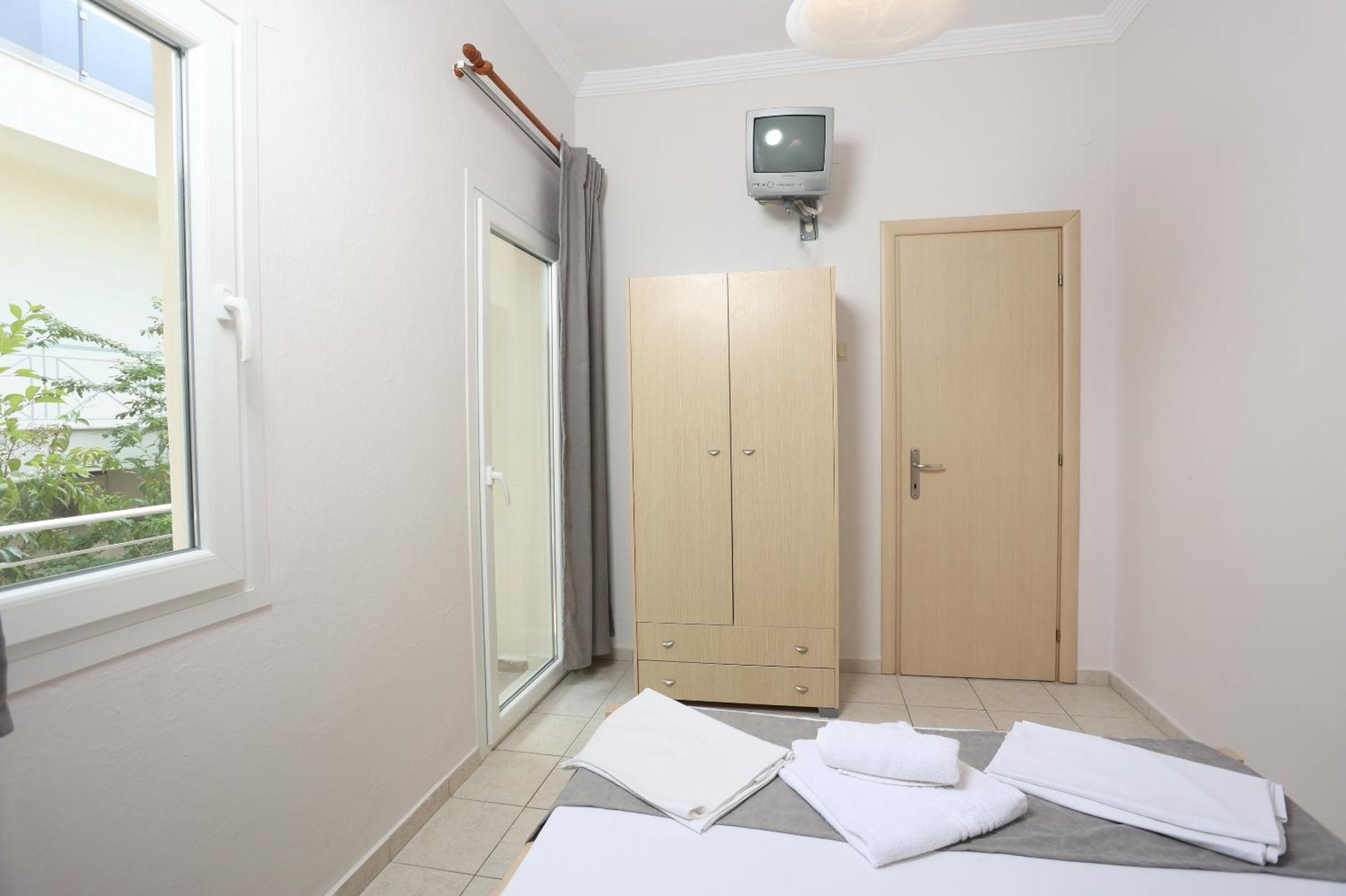 Ice Hot Rooms Pefkochori Exterior photo