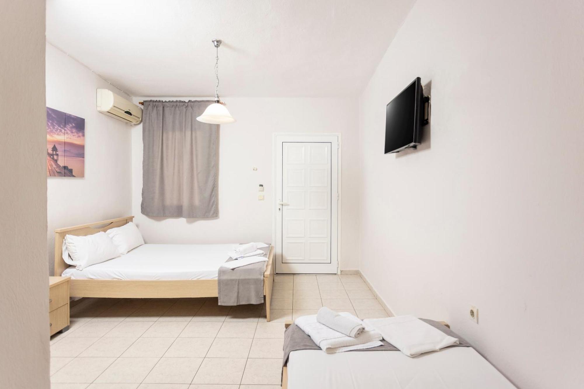 Ice Hot Rooms Pefkochori Exterior photo